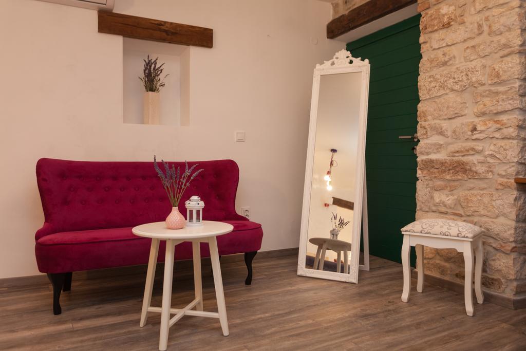 Apartments And Rooms Hey Ρόβινι Εξωτερικό φωτογραφία