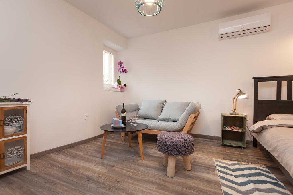 Apartments And Rooms Hey Ρόβινι Εξωτερικό φωτογραφία