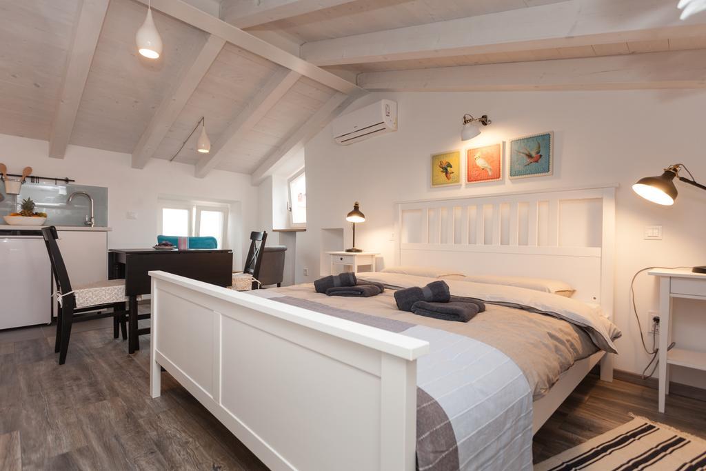 Apartments And Rooms Hey Ρόβινι Εξωτερικό φωτογραφία