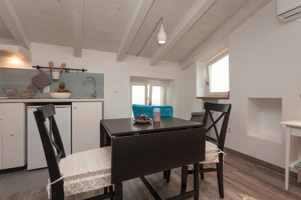 Apartments And Rooms Hey Ρόβινι Εξωτερικό φωτογραφία